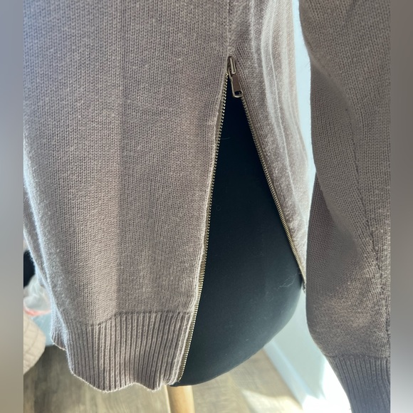 ANN TAYLOR beige crew neck sweater with side zip - Picture 3 of 4